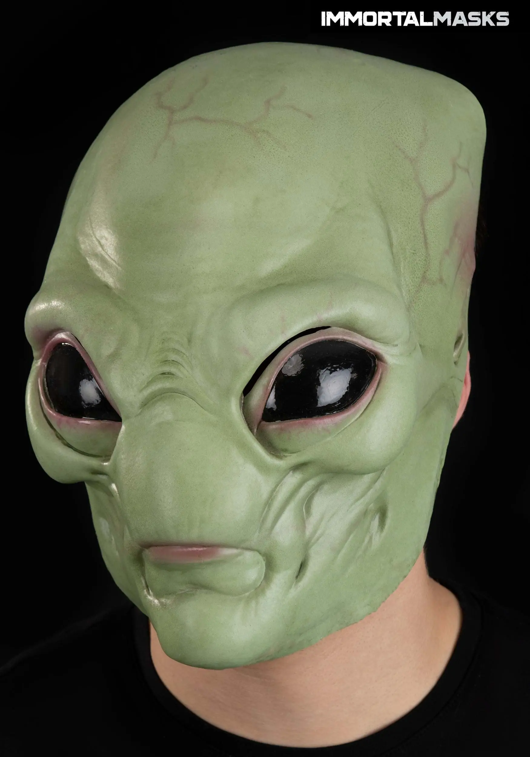 Oktober Studios Green Visitor Mask For Adults