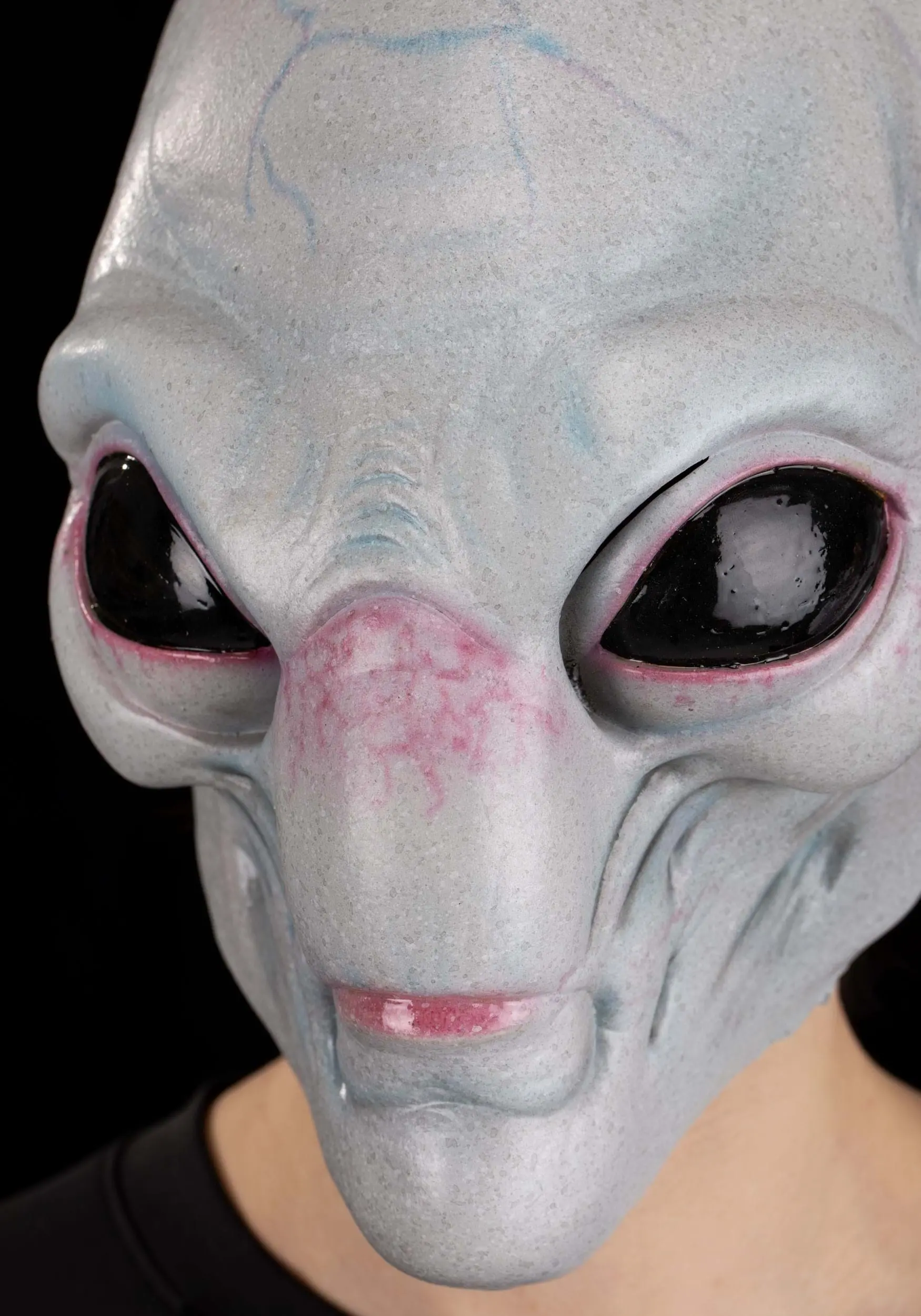 Oktober Studios Alien Visitor Mask For Adults - Image 3